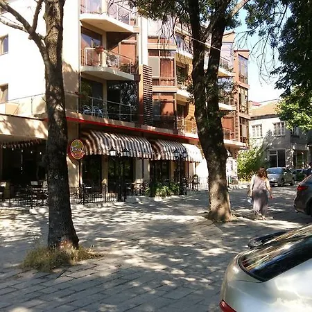 Avenue * Hisarya